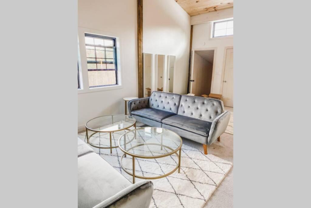 A Suite With A View + Wine Mount Airy Exteriör bild