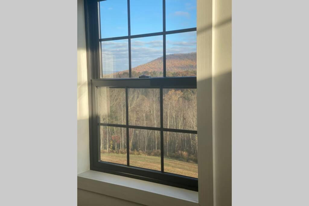 A Suite With A View + Wine Mount Airy Exteriör bild