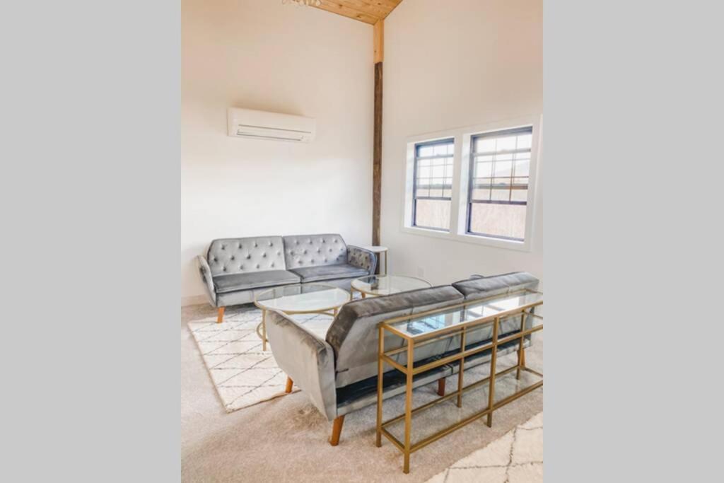 A Suite With A View + Wine Mount Airy Exteriör bild